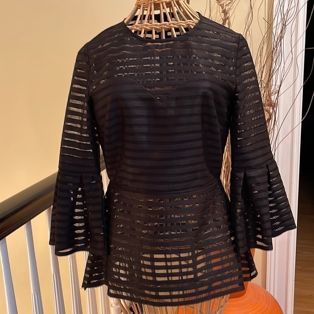 Shilla black top NWT